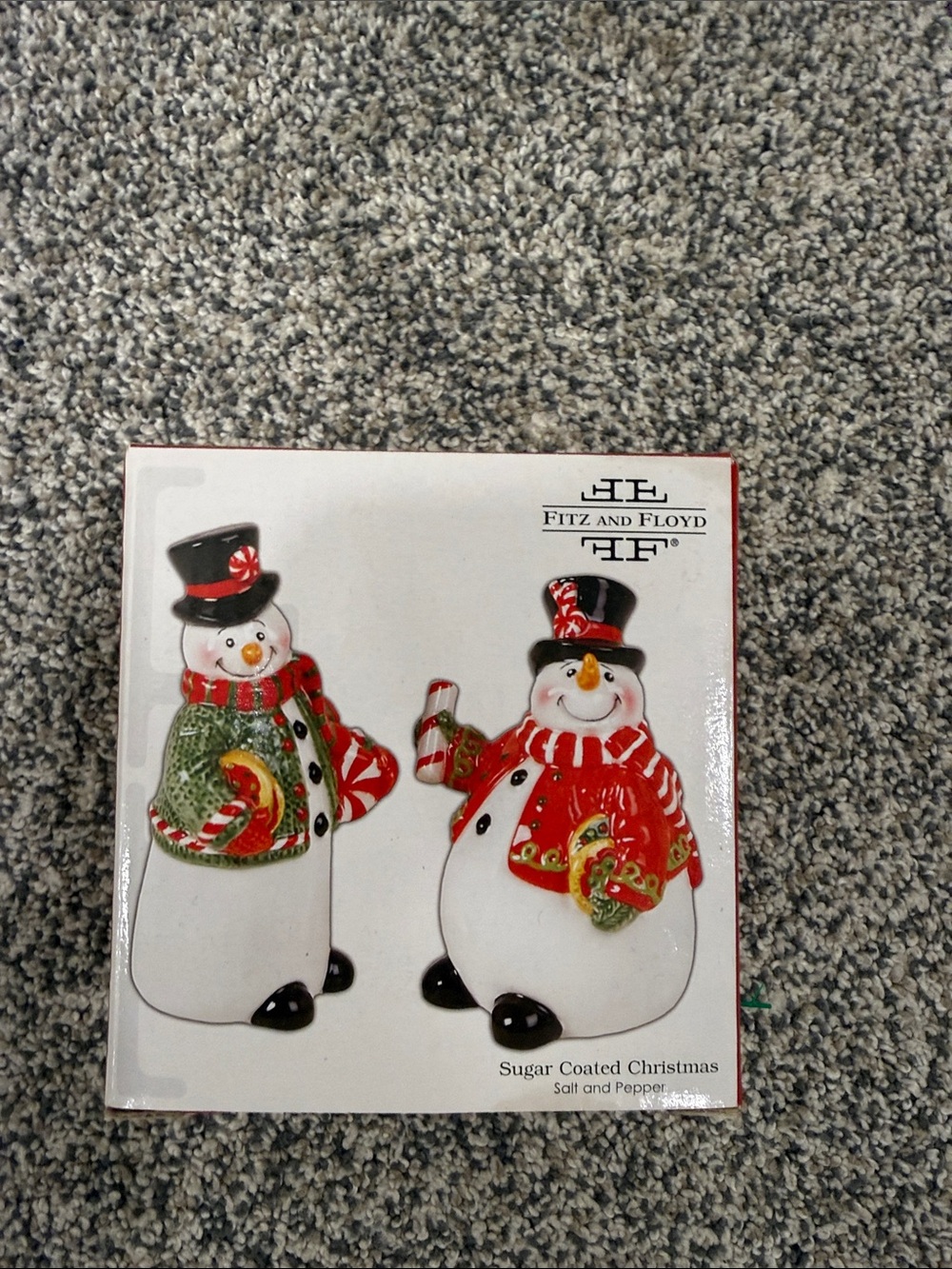 New Fitz and Floyd Festive Holiday Red and Green Snowman Salt & Pepper Set